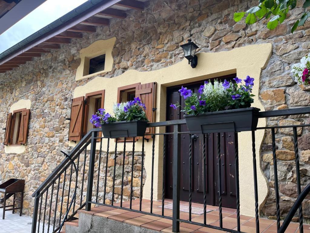 Villamerceditas Rasines Buitenkant foto